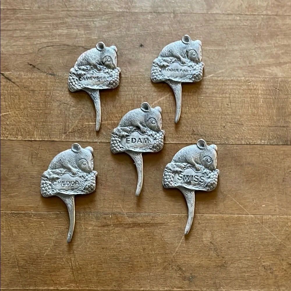Elegant Mouse Cheeseboard Picks - Picture 1 of 2
